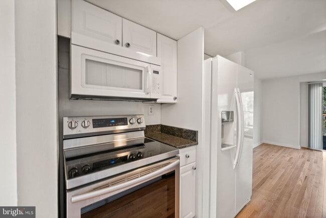 Photo - 5451 Endicott Ln