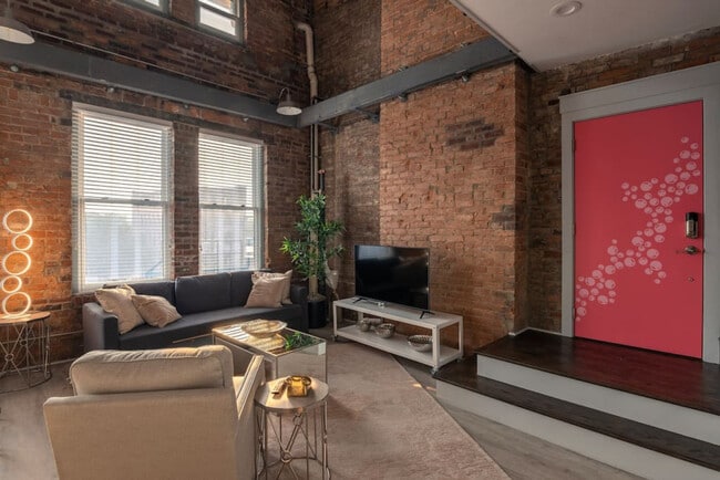 Photo - 1906 Elm St Unidad ID1056049P