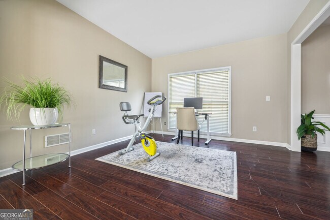 Photo - 3618 Petherton Wy NW