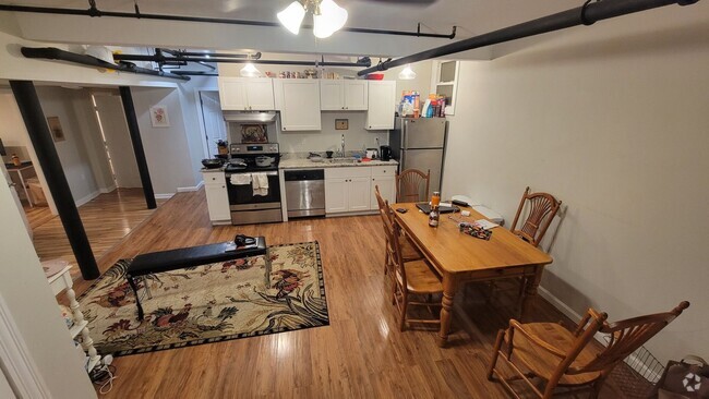 Building Photo - 20% off Broker Fee!  Near T & BU!  Heat an... Rental
