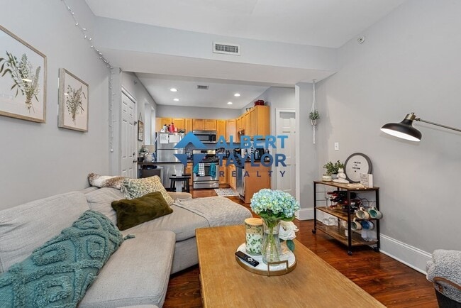 Building Photo - 16 Sewall St Unit 3