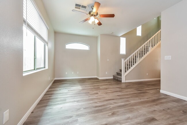 Photo - 613 Ryan Peak Ln