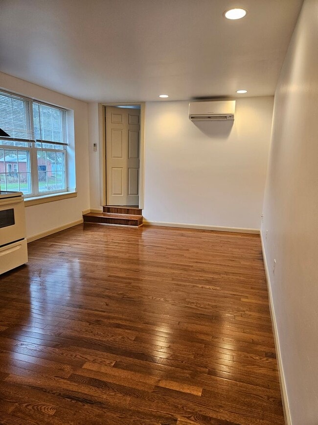 Photo - 798RUNVILLER Unit 1