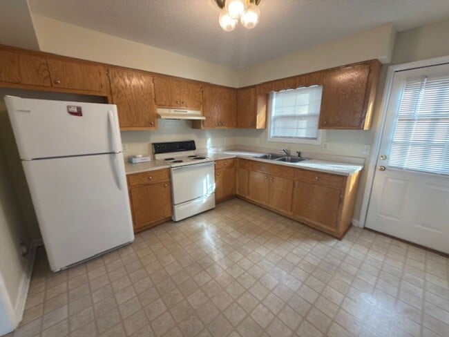 Photo - Two bedroom, 1.5 townhouse in Graham (Park Place Apts) Unit M