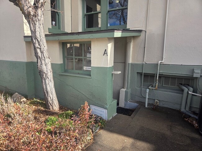 Building Photo - 323 N Leroux St Unit A