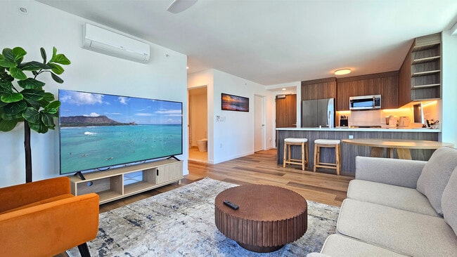 Building Photo - 1515 Liona St Unit 1100