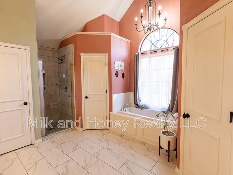 Photo - 1412 Woodbury Cir House