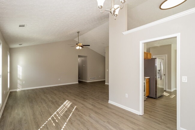 Photo - 309 Johnny Ln