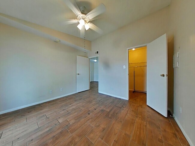 3770 Lovers Wood Ln Unit 1005