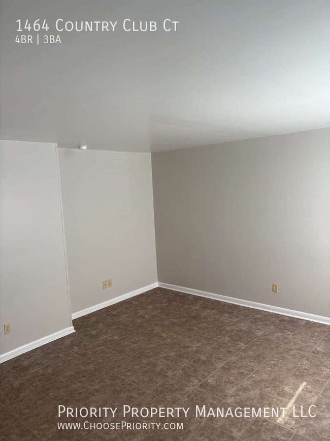 Photo - 1464 Country Club Ct