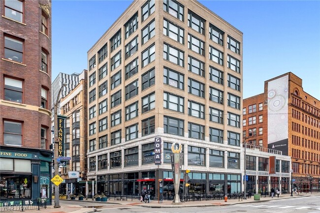 Building Photo - 2077 E 4th St Unit 4E Rental