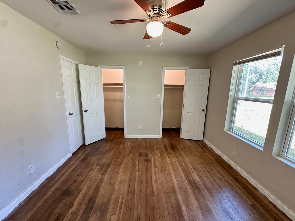 Photo - 6 E Southlawn Ave