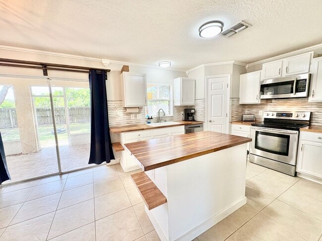 Photo - 2015 Canopy Dr