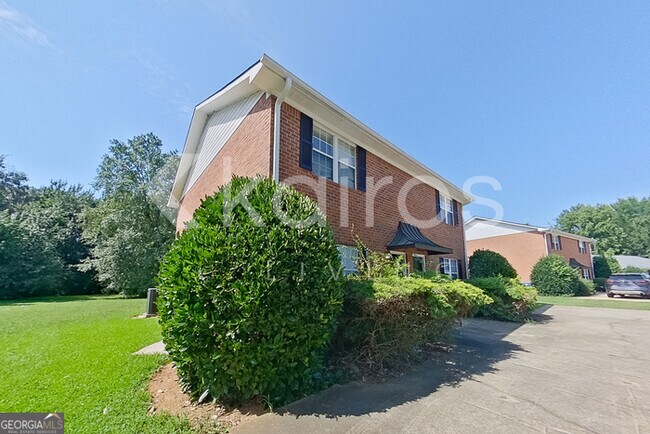 160 Deer Pkwy