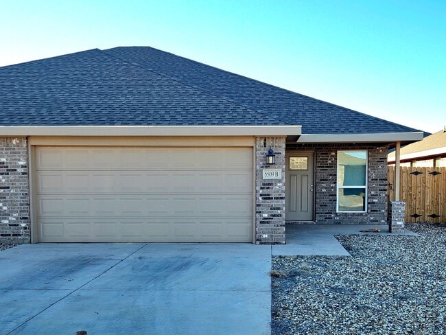Building Photo - 5509 Kemper St