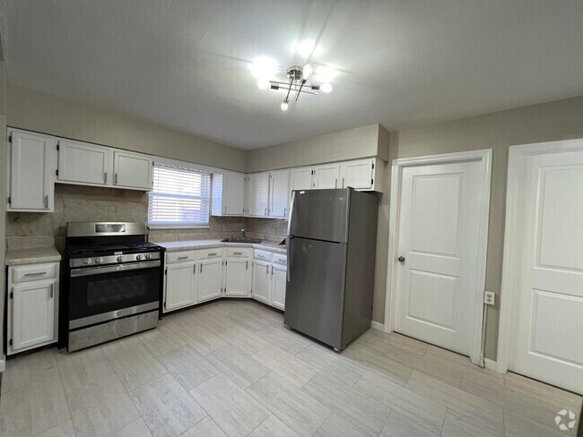 Building Photo - 90 Lincoln St Unit 1 Rental