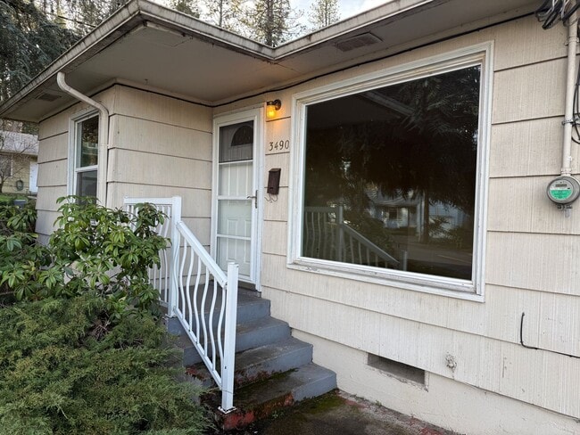 Photo - Updated 2 bedroom 1 bath duplex in Eugene!