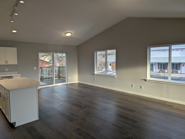 Photo - 132 Chalet Dr