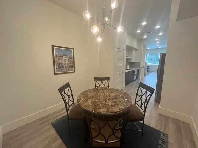 Photo - 842 N 28th St