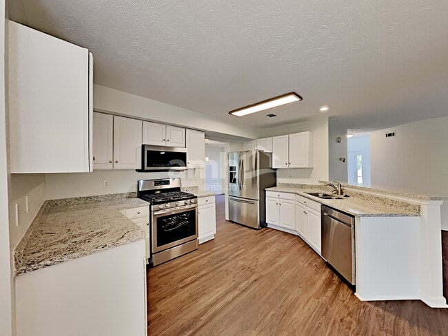 Photo - 555 Fosters Mill Ln NW