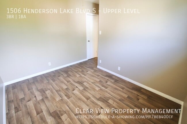 Photo - Centrally located 3 bedroom, 1 bathroom upper suite with UTILITES INCLUDED! Unit Upper Level