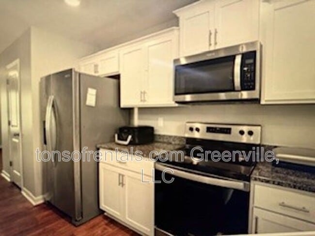 Photo - 304 Millen Dr