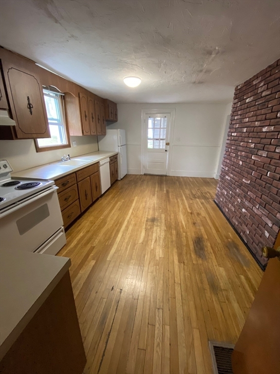 Photo - 93 Cass St Apartments Unit 1