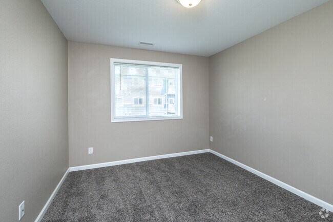 1BR, 1BA - 707SF - Bedroom