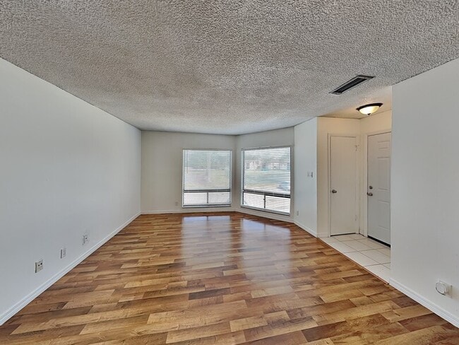 Photo - 2622 Lemon Tree Ln