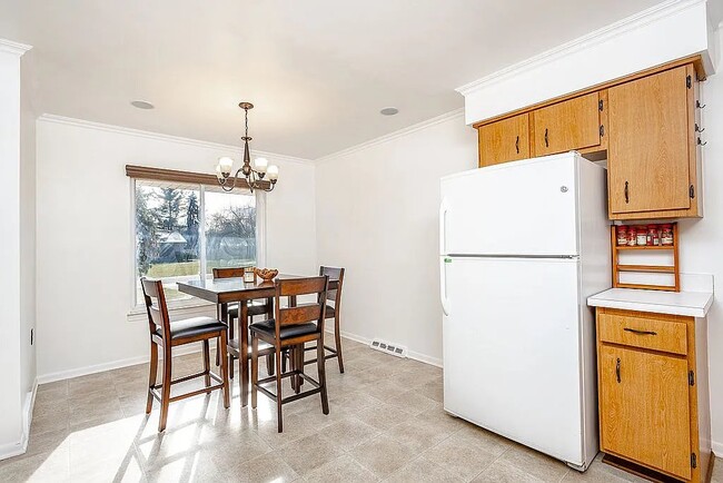 Photo - 37820 Dardanella St