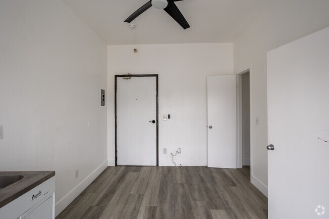 Estudio - Dormitorio de 200 pies cuadrados