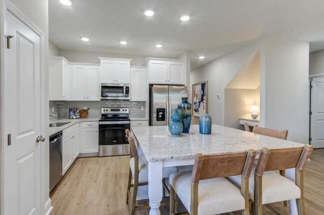 Photo - 1247 Augusta W Pkwy