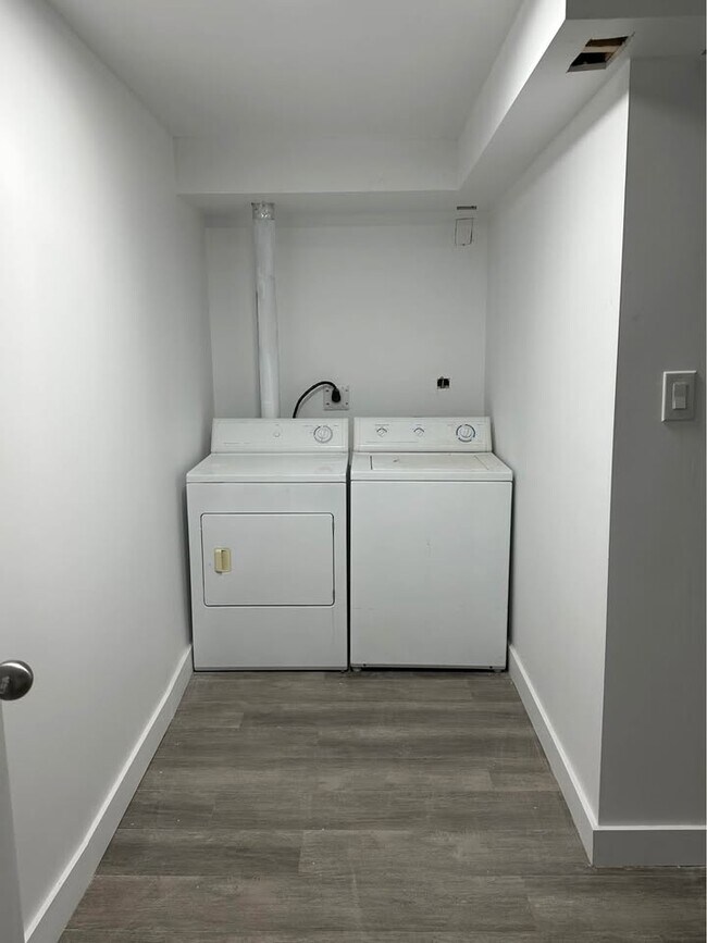 Photo - 9163 Bd Saint-Michel Unit 9163A