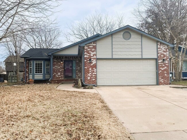 Building Photo - 2710 S Yellowstone St