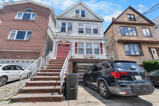 Building Photo - 13 W 27th St Unit 2