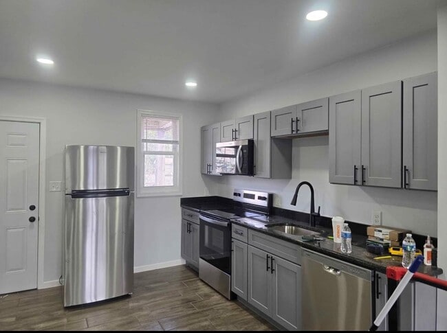 Photo - 515 Monges St