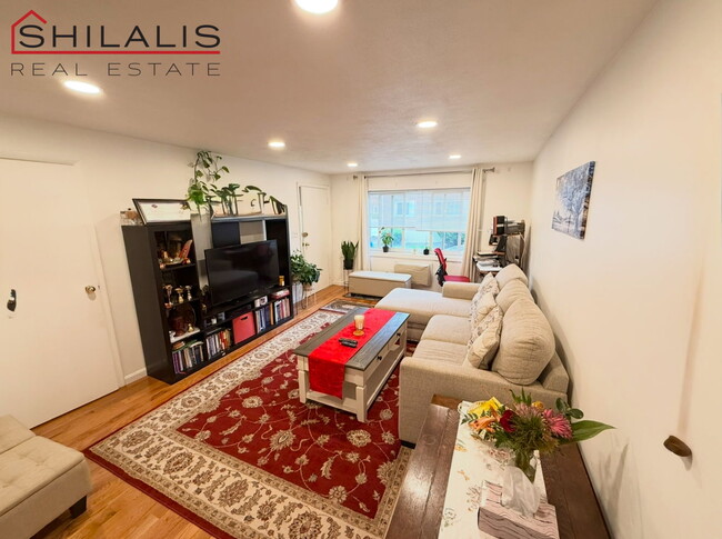 Photo - 30 Oxford Cir Townhome