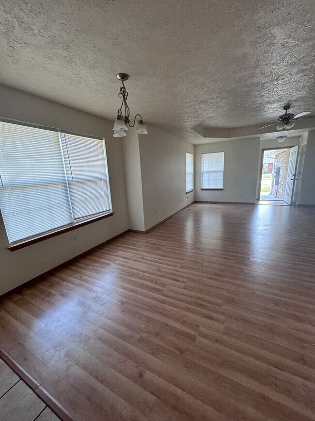 Photo - 1173-1177 N. Westwood Unit 1177 N. Westwood