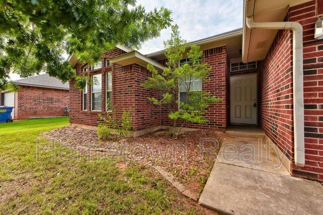 Photo - 720 E Elder Ln