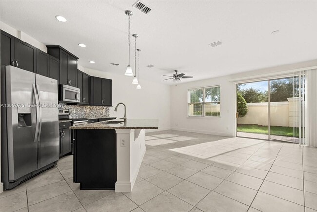 Photo - 9829 Winnington St