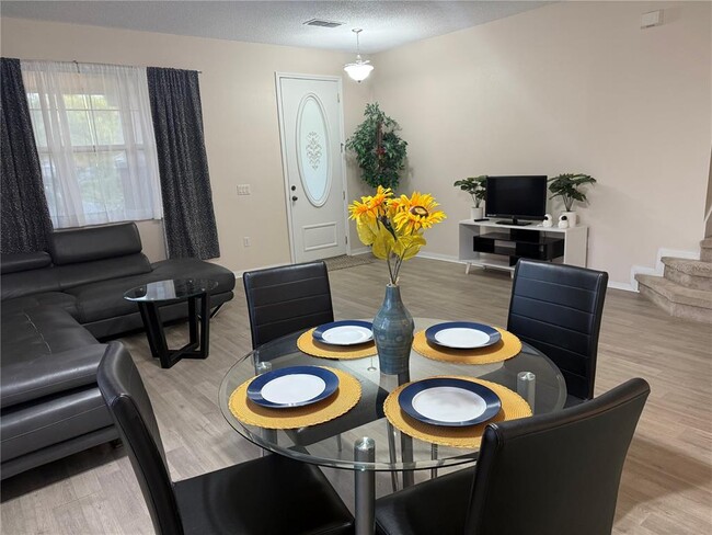 Photo - 4056 Meadowlark Dr