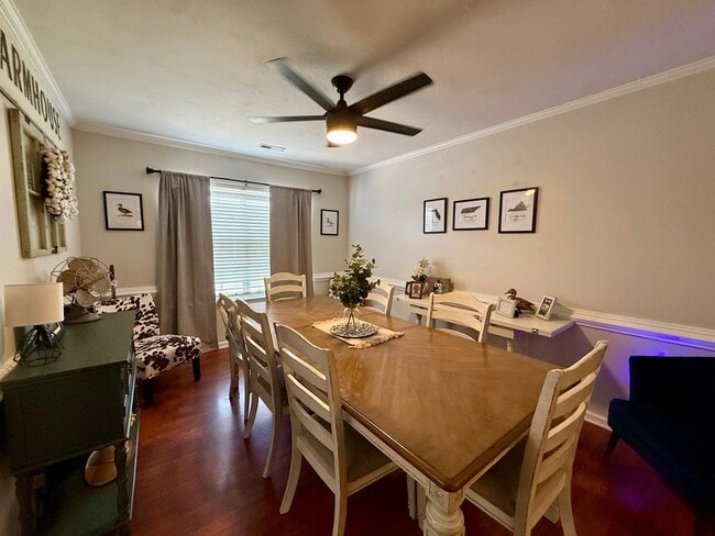 Photo - 4-bedroom, 2.5-bath home on a cul-de-sac street!