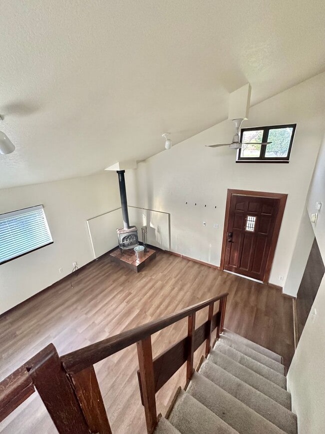 Photo - 1 Bedroom 1 bath Loft Style Single Family ...