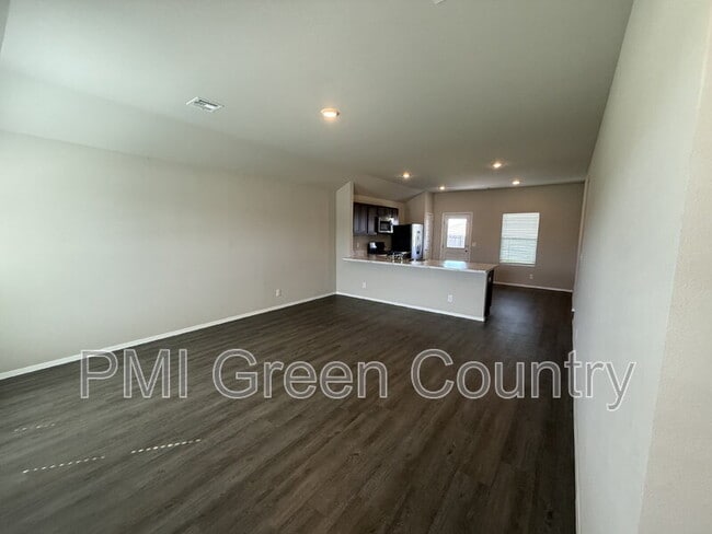 Photo - 29333 E 80th St S