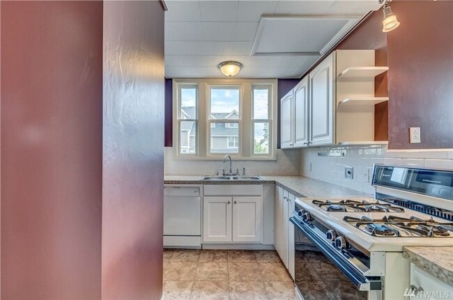 Photo - Pre-leasing September - 4bd/2bath