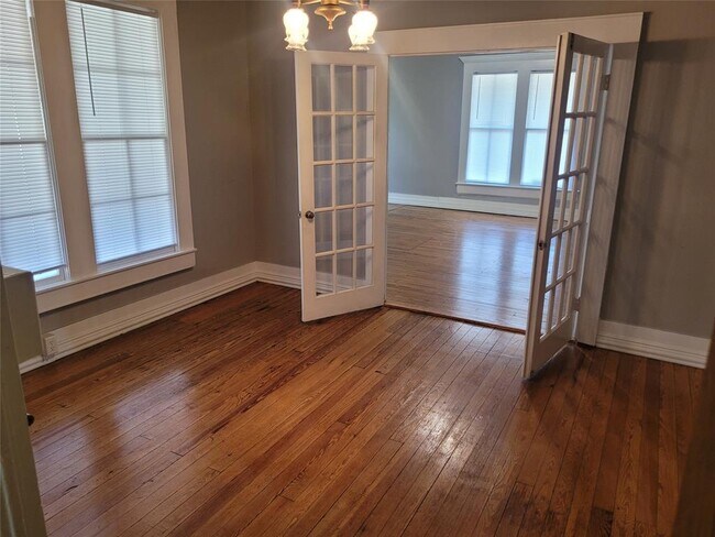 Photo - 403 Fawcett St