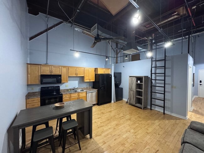 Building Photo - 222 Bolivar St Unit Loft 203