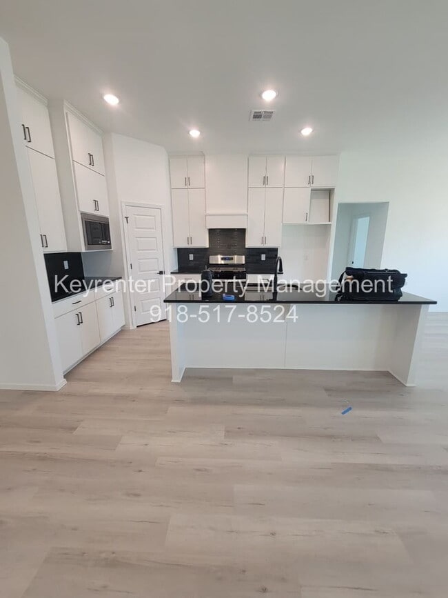 Photo - Stunning New Construction Simmons Home - 5 Bed 3 Bath - Pond View!