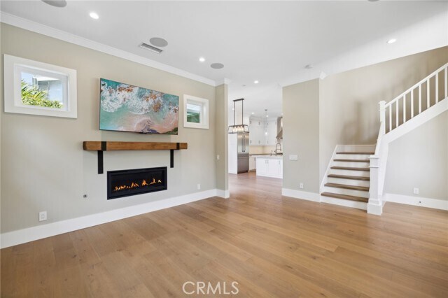 Photo - 326 E 16th St