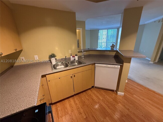 Photo - 1919 Van Buren St Unit 608A